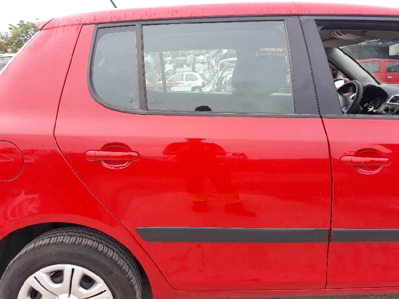 Recambio de puerta trasera derecha para skoda fabia (5j2 ) 1.2 referencia OEM IAM 5J6833056  