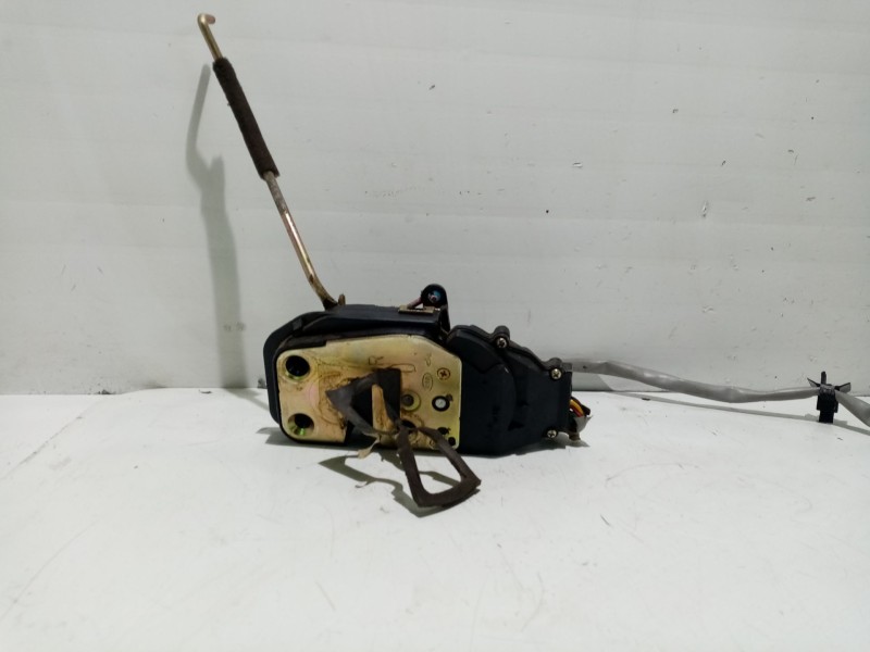 Recambio de cerradura puerta delantera derecha para kia carens 2.0 turbodiesel cat referencia OEM IAM 0K2FC58310  