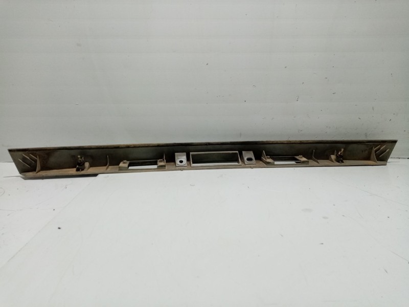 Recambio de moldura para kia carens 2.0 turbodiesel cat referencia OEM IAM 0K2FB51270  