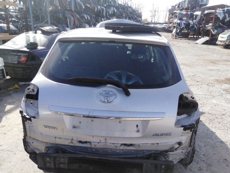Recambio de porton trasero para toyota auris referencia OEM IAM 6700502200  