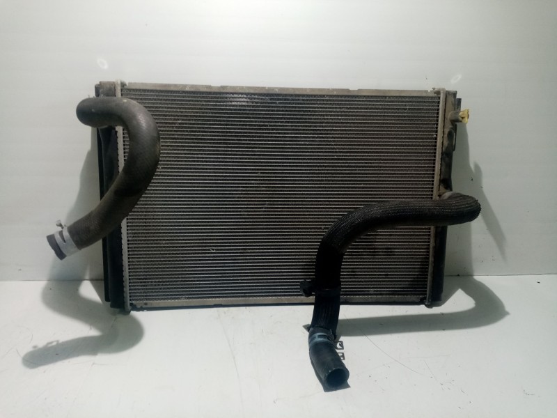 Recambio de radiador agua para toyota auris referencia OEM IAM 164000N060  