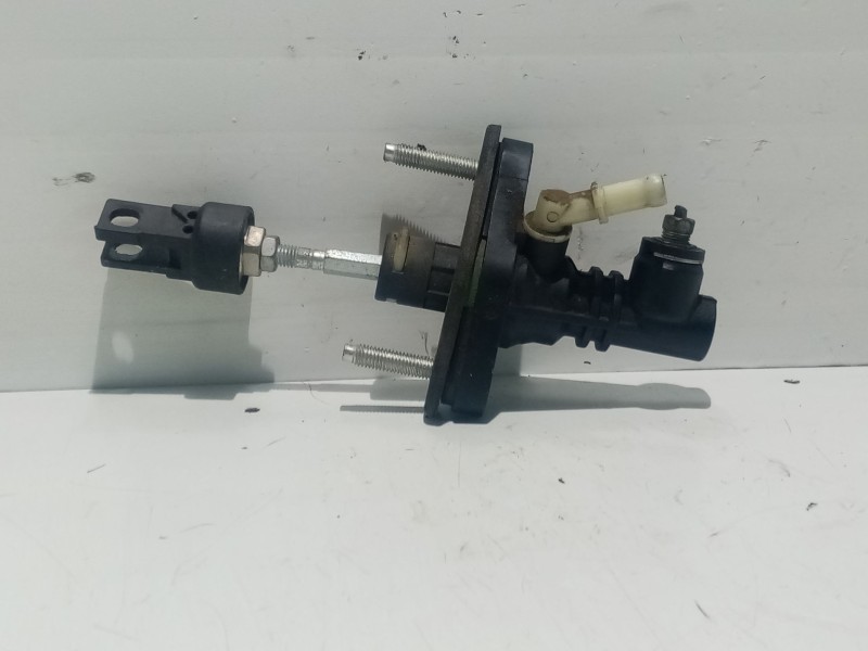 Recambio de bomba embrague para toyota auris referencia OEM IAM 3142002031  
