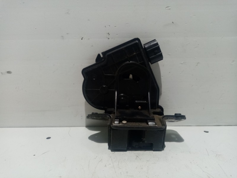 Recambio de cerradura maletero / porton para toyota auris referencia OEM IAM 6935002080  