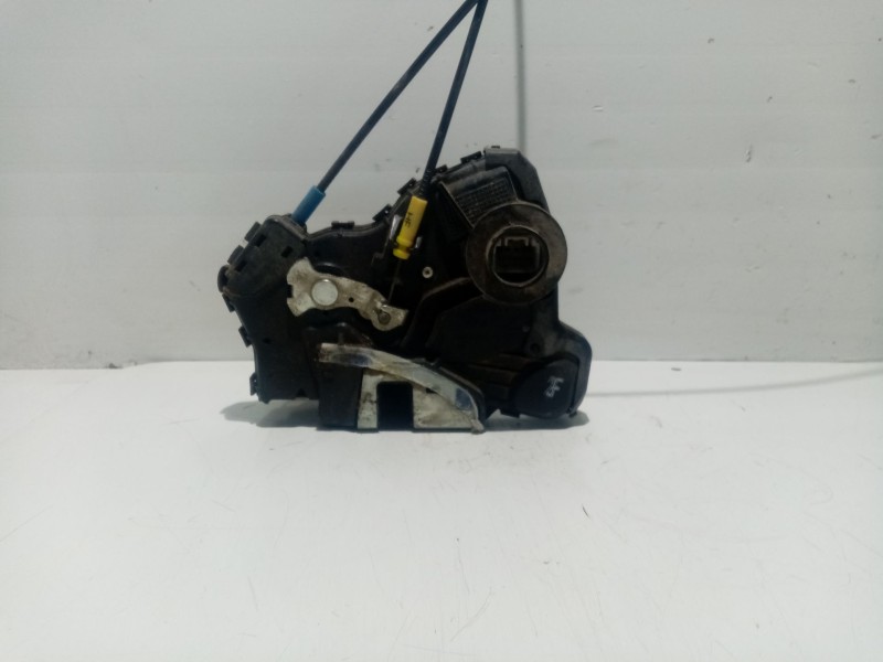 Recambio de cerradura puerta delantera derecha para toyota auris referencia OEM IAM 6903002220  