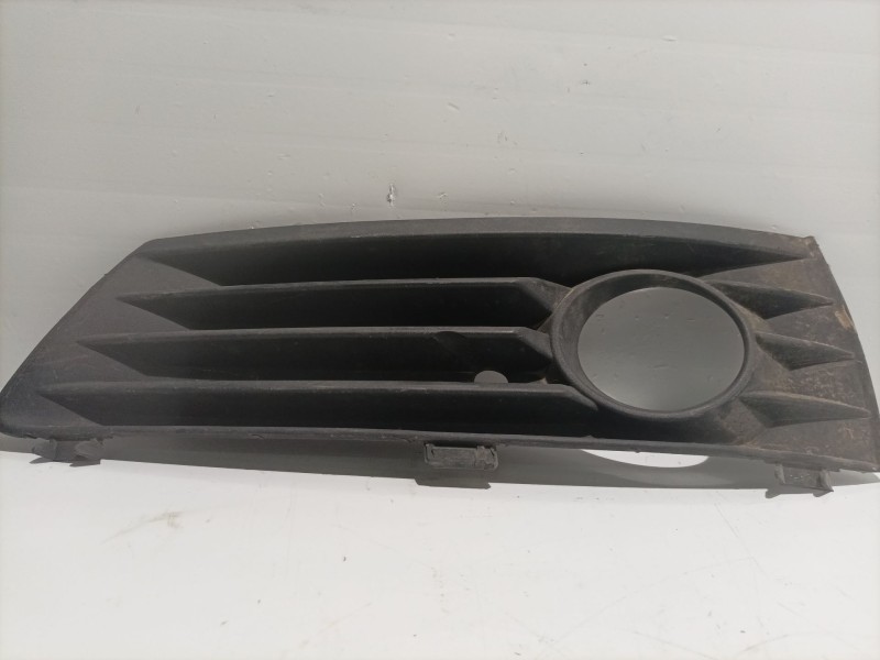 Recambio de rejilla delantera para opel zafira b 1.9 cdti referencia OEM IAM 13124989  