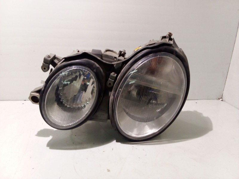 Recambio de faro derecho para mercedes-benz clk (c208) clk 230 kompressor (208.347) referencia OEM IAM A2088200861  