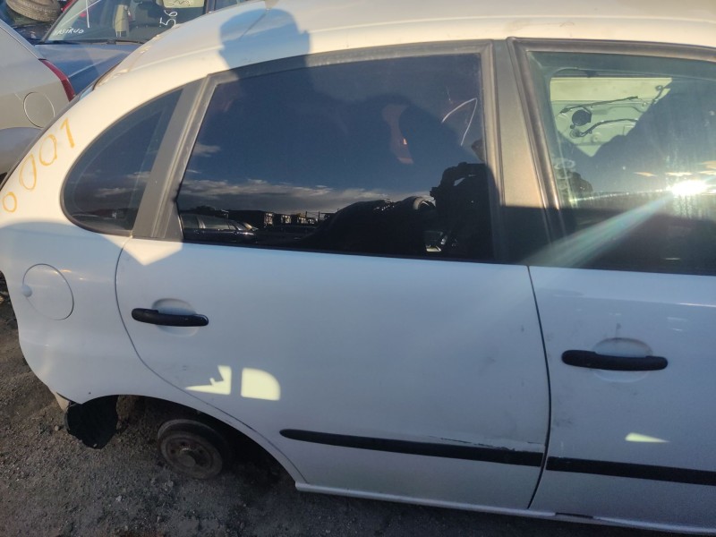 Recambio de puerta trasera derecha para seat ibiza iii (6l1) 1.4 tdi referencia OEM IAM 6L4833056T  