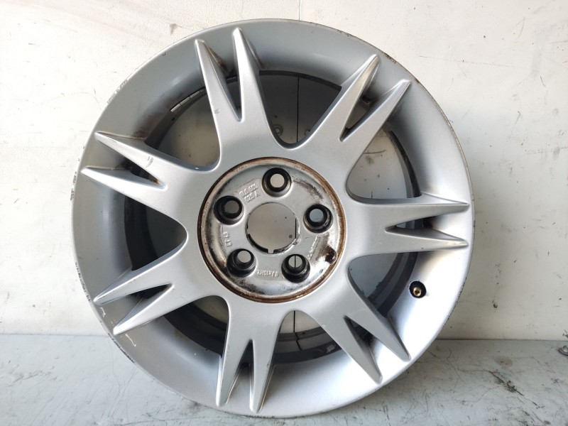Recambio de llanta delantera derecha para seat ibiza iii (6l1) 1.4 tdi referencia OEM IAM 6L0601025A  