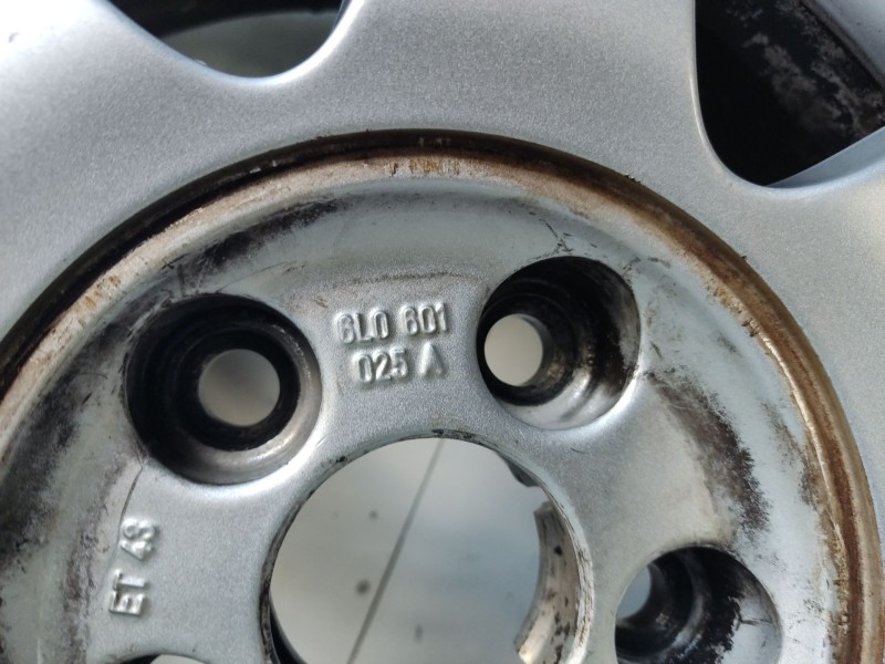 Recambio de llanta delantera derecha para seat ibiza iii (6l1) 1.4 tdi referencia OEM IAM 6L0601025A  