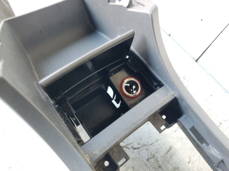 Recambio de consola central para seat ibiza iii (6l1) 1.4 tdi referencia OEM IAM 6L1863241AL 6L1863241AG 