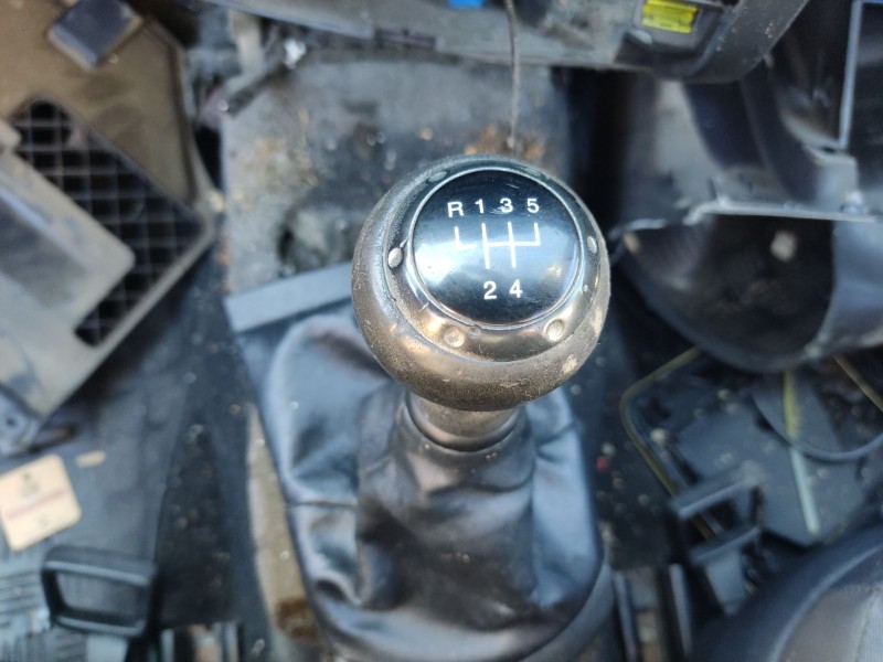 Recambio de guarnecidos palanca cambio para seat ibiza iii (6l1) 1.9 tdi referencia OEM IAM 6L0711113BP  