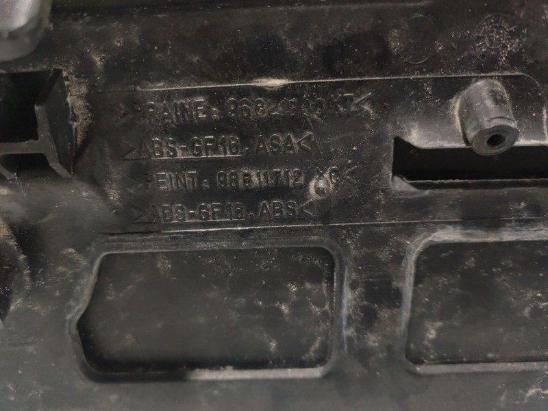 Recambio de aleron trasero para renault laguna (b56) referencia OEM IAM 96811712XC   Recambio de aleron trasero para renault laguna (b56) referencia OEM IAM 96811712XC