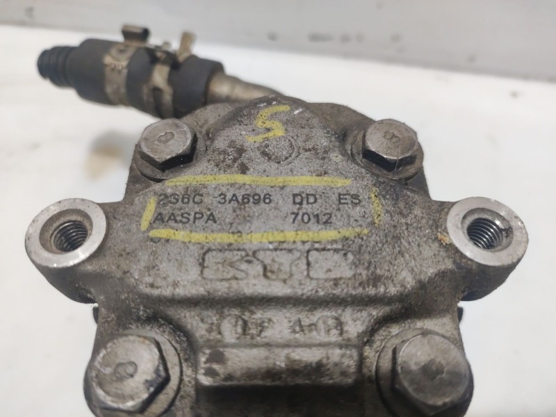 Recambio de bomba direccion para ford fiesta (cbk) referencia OEM IAM 236C3A696  