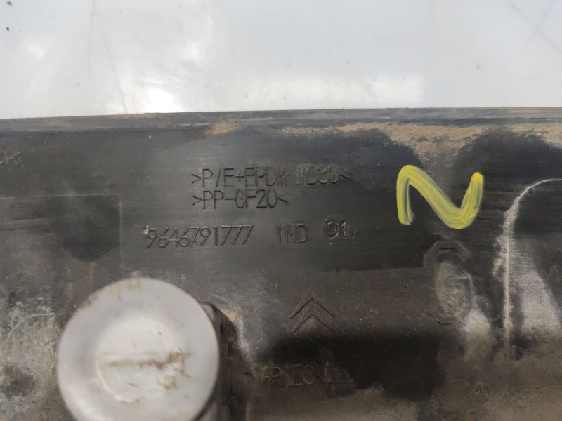 Recambio de moldura para citroën c4 berlina referencia OEM IAM 946791777  