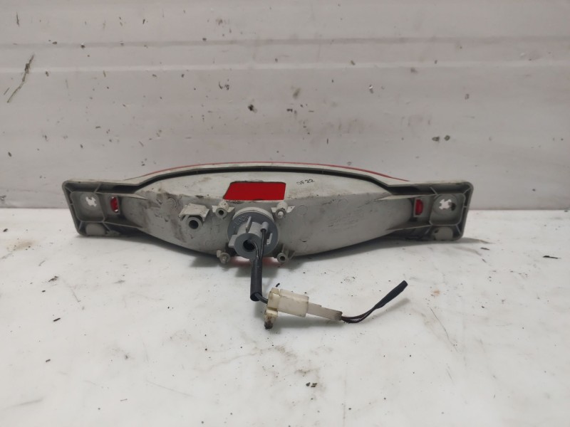 Recambio de luz central de freno para kia shuma referencia OEM IAM 0K2BA51580  