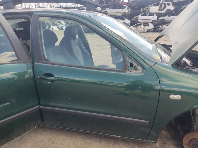 Recambio de puerta delantera derecha para seat toledo ii (1m2) 1.6 16v referencia OEM IAM 1M0831056N  