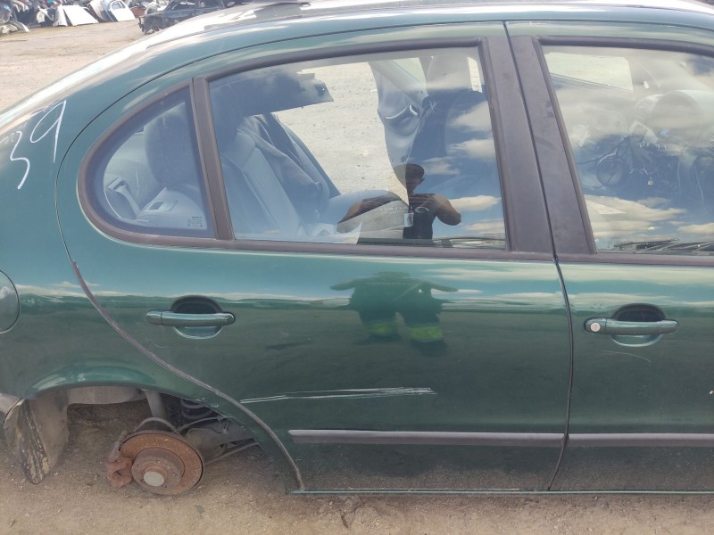 Recambio de puerta trasera derecha para seat toledo ii (1m2) 1.6 16v referencia OEM IAM 1M0833056N  