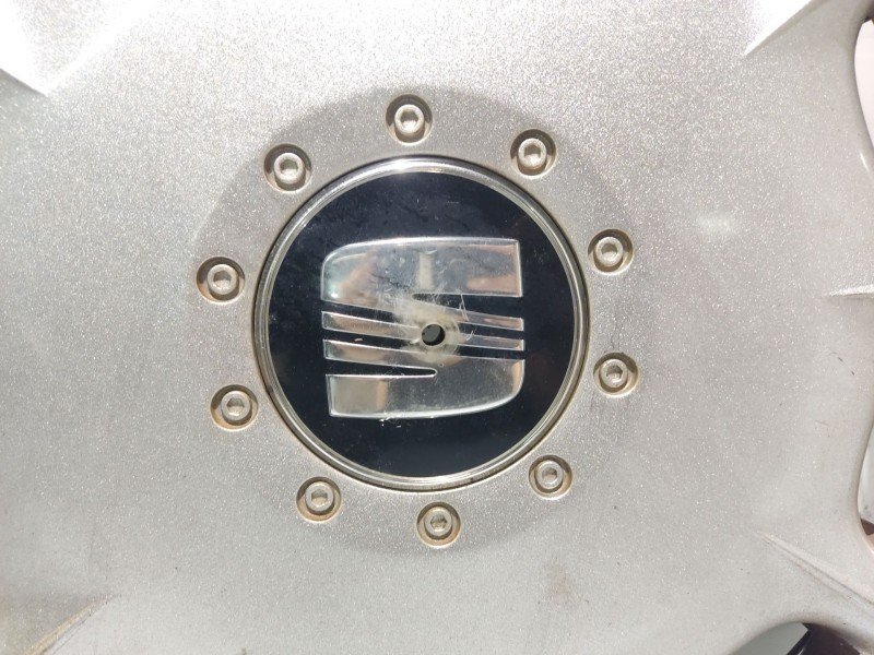 Recambio de tapacubos para seat toledo ii (1m2) 1.6 16v referencia OEM IAM 1M0601147A  