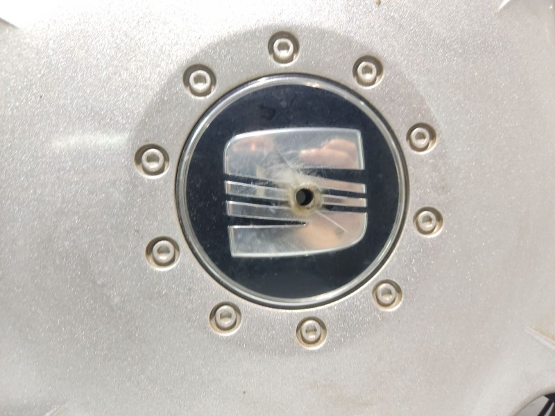 Recambio de tapacubos para seat toledo ii (1m2) 1.6 16v referencia OEM IAM 1M0601147A  