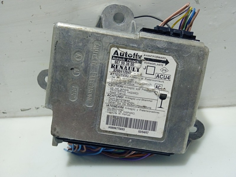 Recambio de centralita airbag para renault scenic ii referencia OEM IAM 8200412042 607993600 