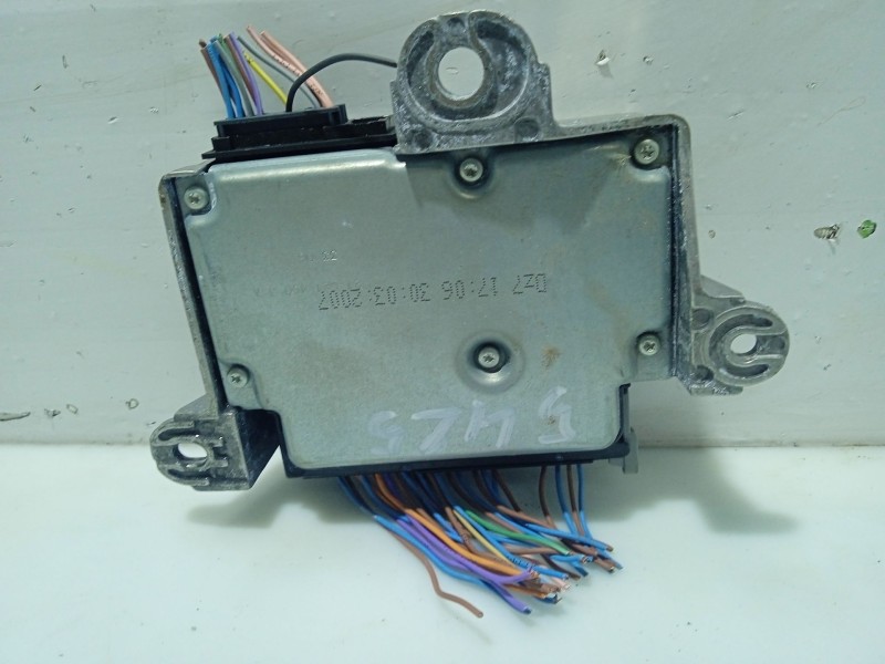Recambio de centralita airbag para renault scenic ii referencia OEM IAM 8200412042 607993600 