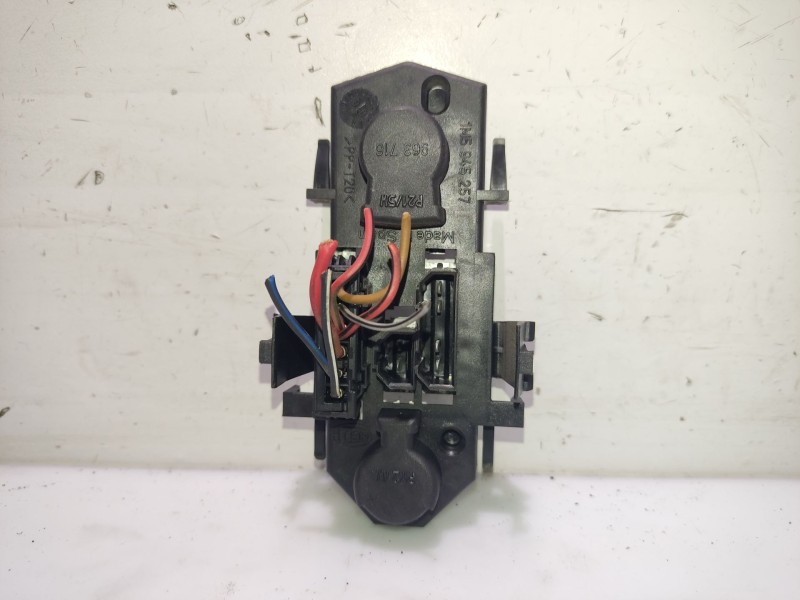 Recambio de portalamparas para seat toledo ii (1m2) 1.6 16v referencia OEM IAM 1M1945257  