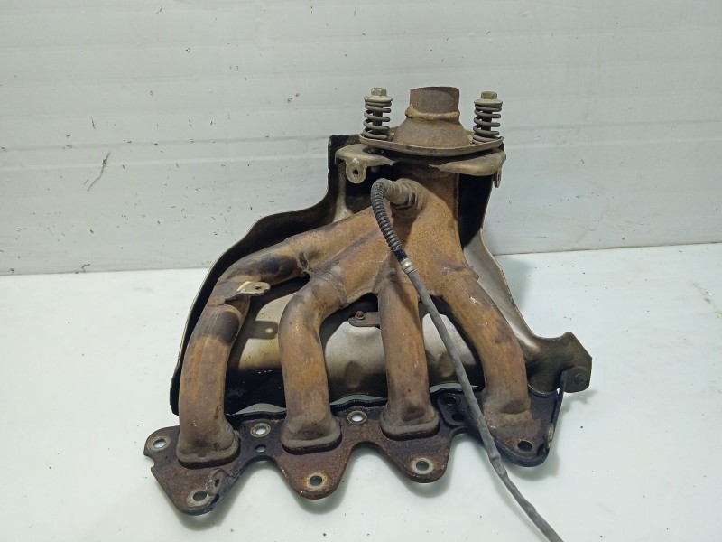 Recambio de colector escape para renault scenic ii referencia OEM IAM 8200543309  