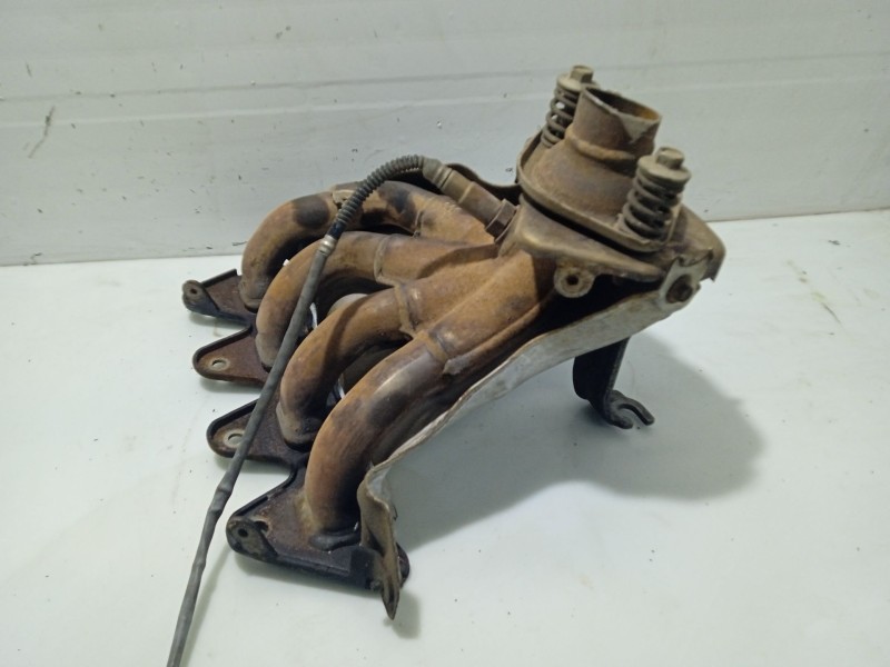 Recambio de colector escape para renault scenic ii referencia OEM IAM 8200543309  