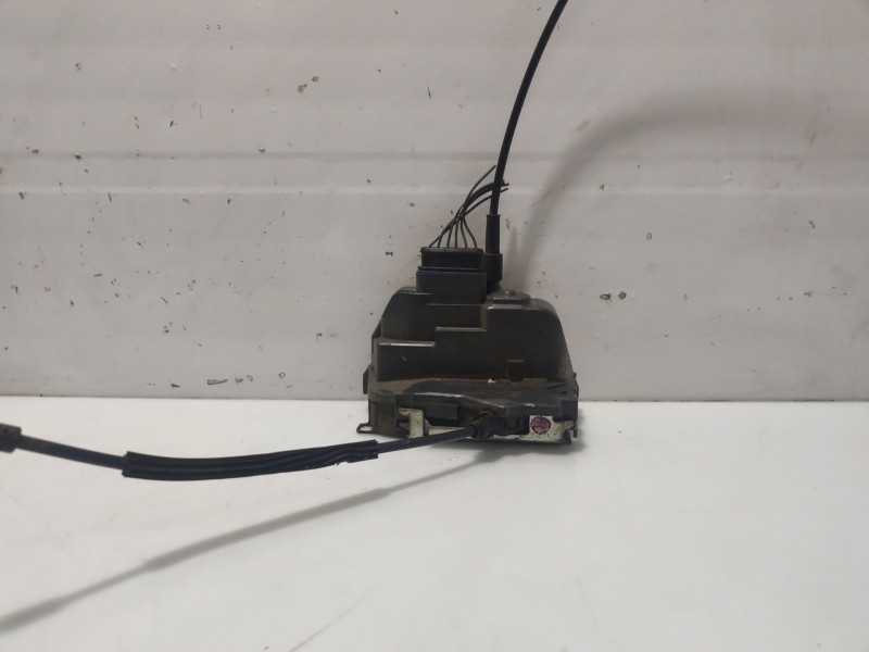 Recambio de cerradura puerta trasera derecha para renault scenic ii referencia OEM IAM 119332 290310651D2 