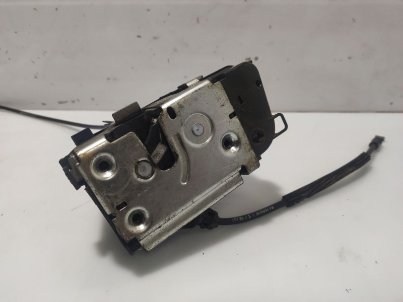 Recambio de cerradura puerta trasera derecha para renault scenic ii referencia OEM IAM 119332 290310651D2 