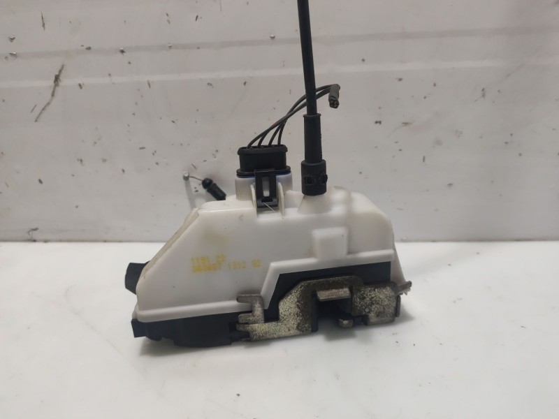 Recambio de cerradura puerta trasera izquierda para renault scenic ii referencia OEM IAM 119122 040407131202 