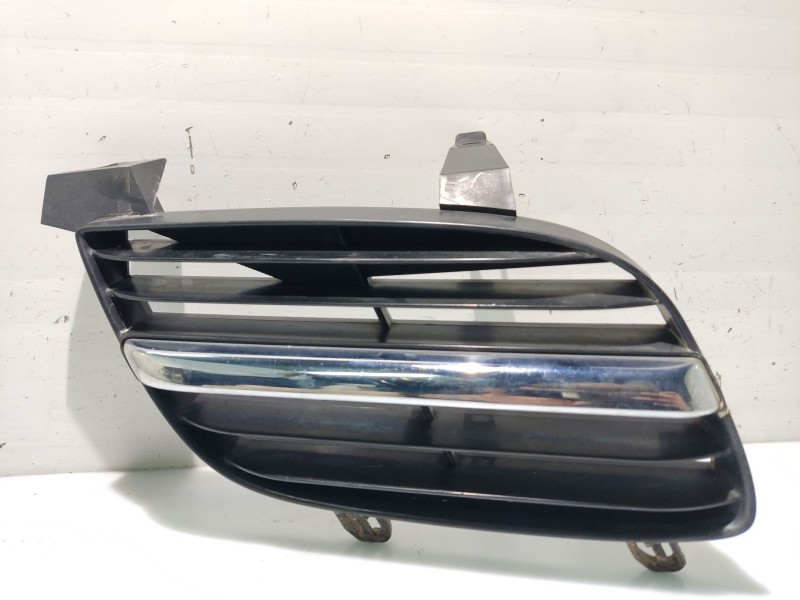 Recambio de rejilla paragolpes delantero para nissan almera ii hatchback (n16) 1.5 referencia OEM IAM 62322BM400  