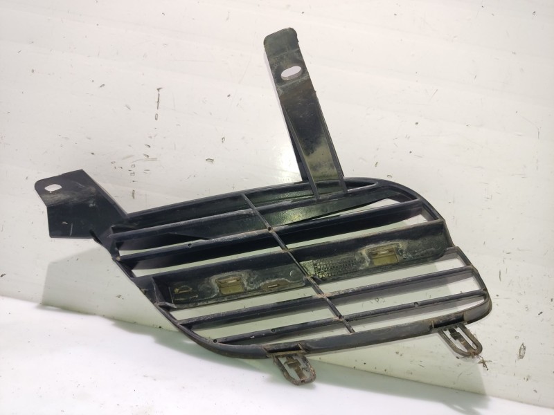 Recambio de rejilla paragolpes delantero para nissan almera ii hatchback (n16) 1.5 referencia OEM IAM 82332BM400  