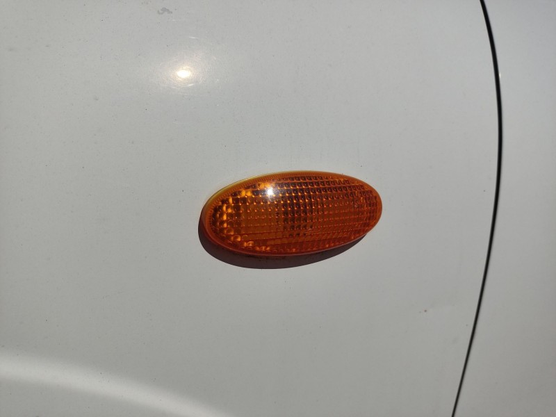 Recambio de piloto lateral izquierdo para nissan almera ii hatchback (n16) 1.5 referencia OEM IAM 26160BM400  