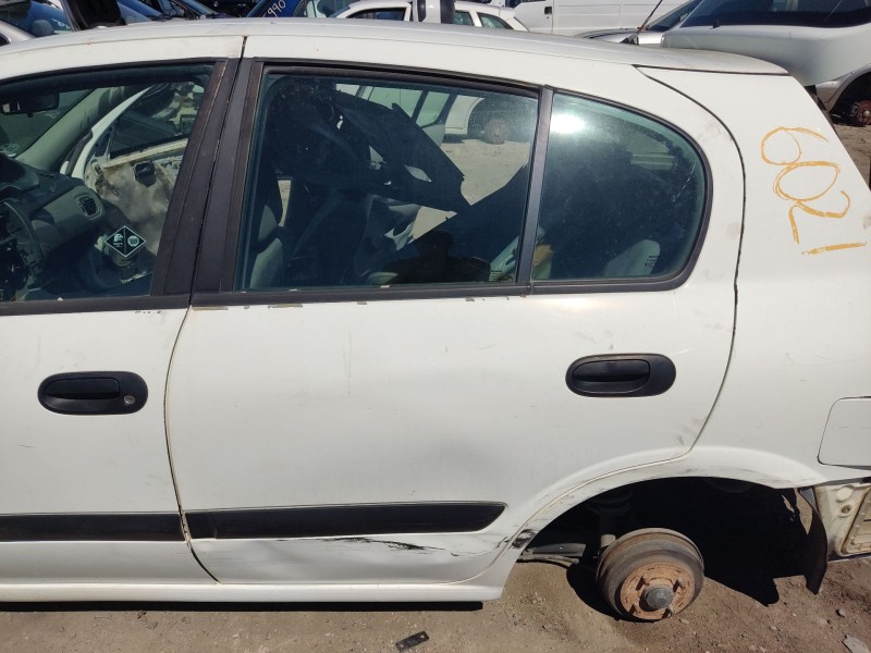 Recambio de puerta trasera izquierda para nissan almera ii hatchback (n16) 1.5 referencia OEM IAM 821015M431  
