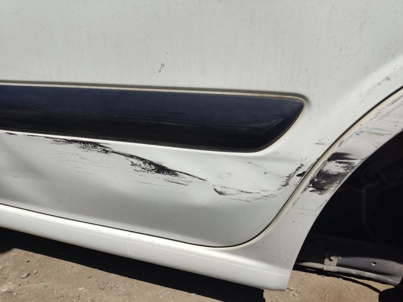 Recambio de puerta trasera izquierda para nissan almera ii hatchback (n16) 1.5 referencia OEM IAM 821015M431  