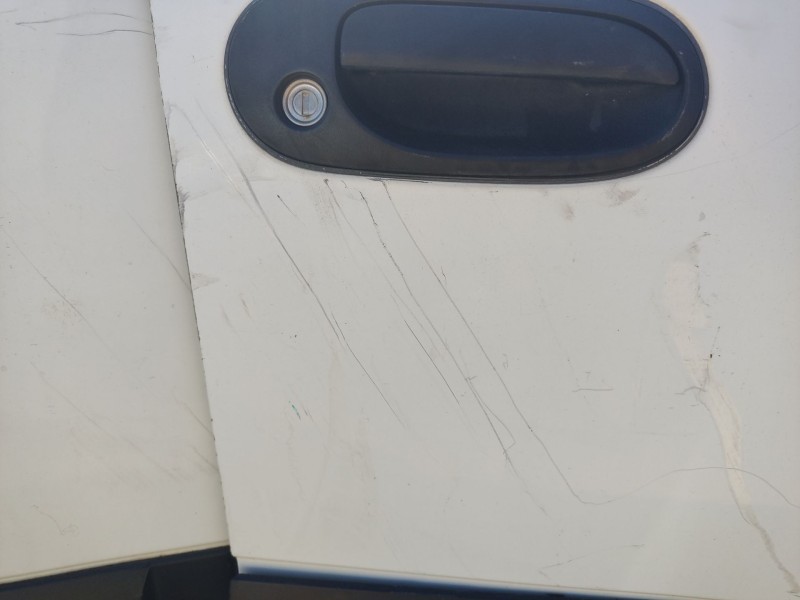 Recambio de puerta delantera derecha para nissan almera ii hatchback (n16) 1.5 referencia OEM IAM 801005M432  