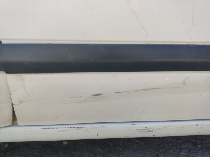 Recambio de puerta delantera derecha para nissan almera ii hatchback (n16) 1.5 referencia OEM IAM 801005M432  