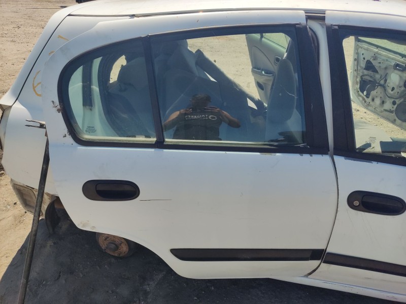 Recambio de puerta trasera derecha para nissan almera ii hatchback (n16) 1.5 referencia OEM IAM 821005M431  