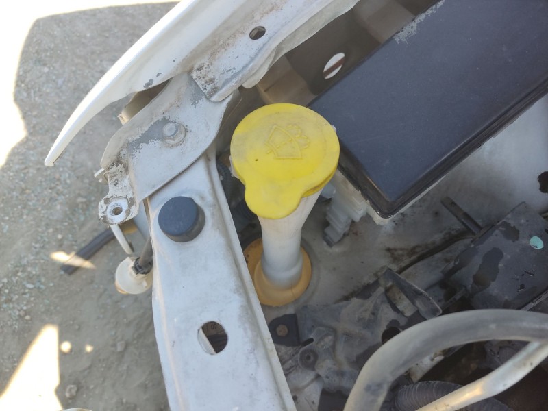 Recambio de deposito limpia para nissan almera ii hatchback (n16) 1.5 referencia OEM IAM 28910BM400  