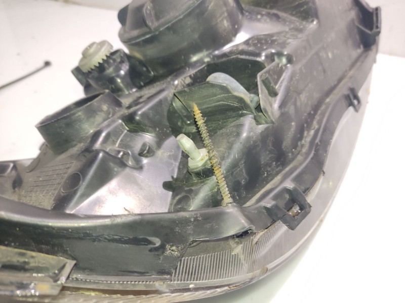 Recambio de faro izquierdo para nissan almera ii hatchback (n16) 1.5 dci referencia OEM IAM 26060BN01A  