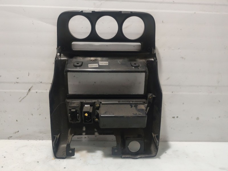 Recambio de moldura para nissan micra (k11) 1.0 16v cat referencia OEM IAM 682606F600 682606F610 