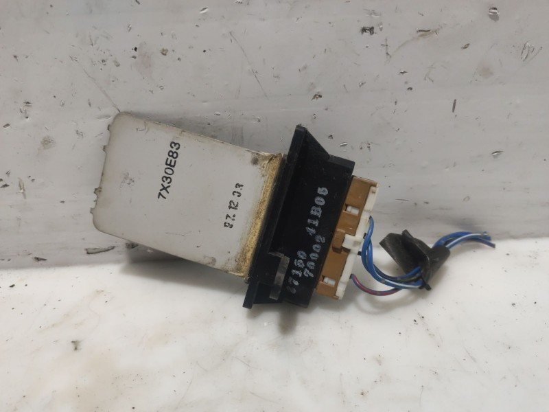 Recambio de resistencia calefaccion para nissan micra (k11) 1.0 16v cat referencia OEM IAM 2715041B05  