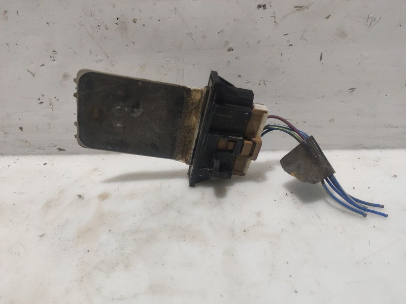 Recambio de resistencia calefaccion para nissan micra (k11) 1.0 16v cat referencia OEM IAM 2715041B05  