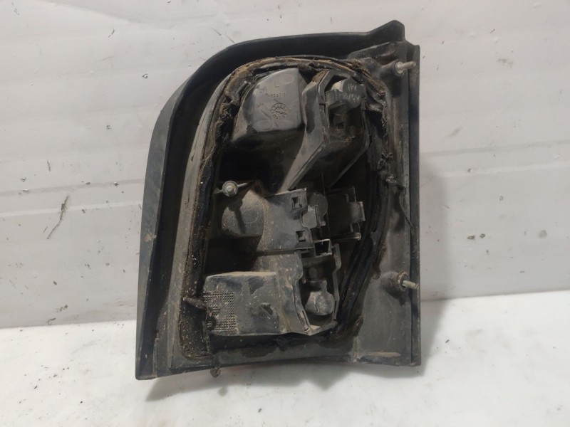 Recambio de piloto trasero derecho para nissan micra (k11) 1.0 16v cat referencia OEM IAM B65506F600  