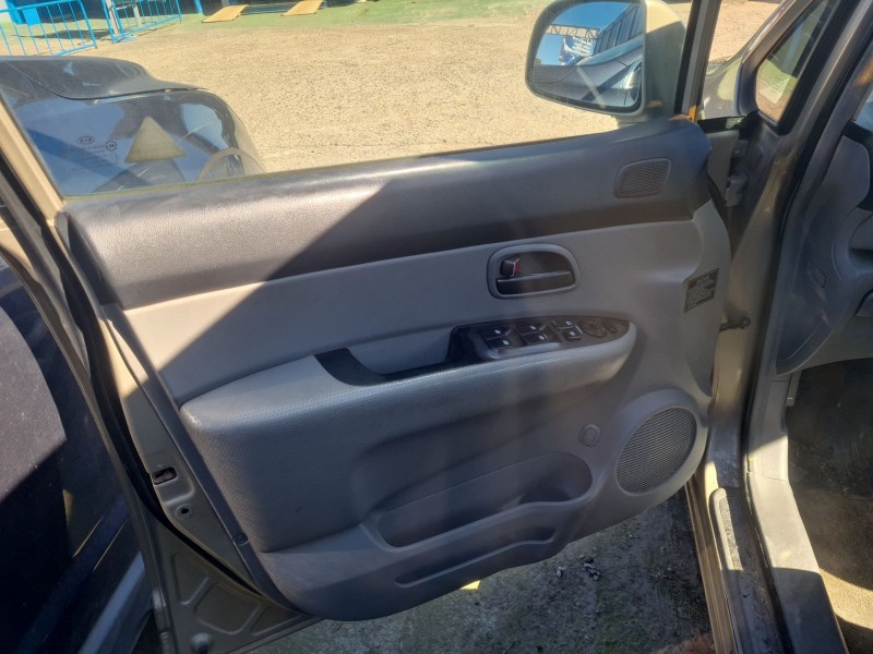 kia carens iii monospace (un) del año 2007