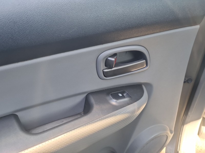 kia carens iii monospace (un) del año 2007