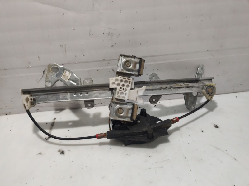 Recambio de elevalunas delantero derecho para ford fiesta (cbk) referencia OEM IAM 7701207254  