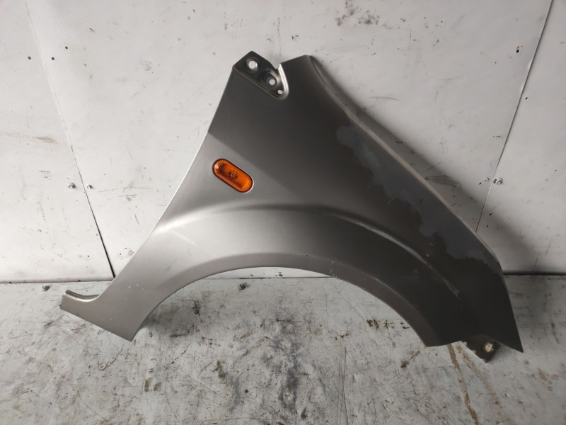 Recambio de aleta delantera derecha para ford fiesta (cbk) referencia OEM IAM 1528047  