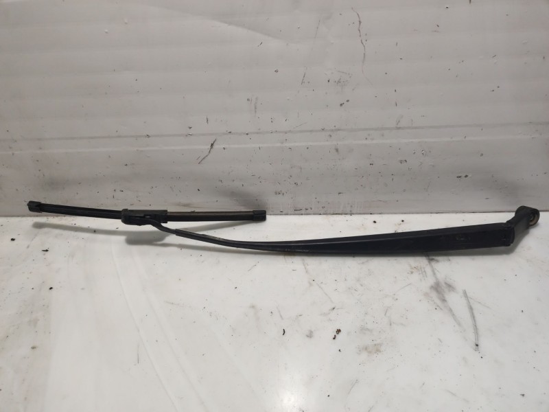 Recambio de brazo limpia delantero derecho para toyota auris (_e15_) 1.4 d-4d (nde150_) referencia OEM IAM 8521102181  